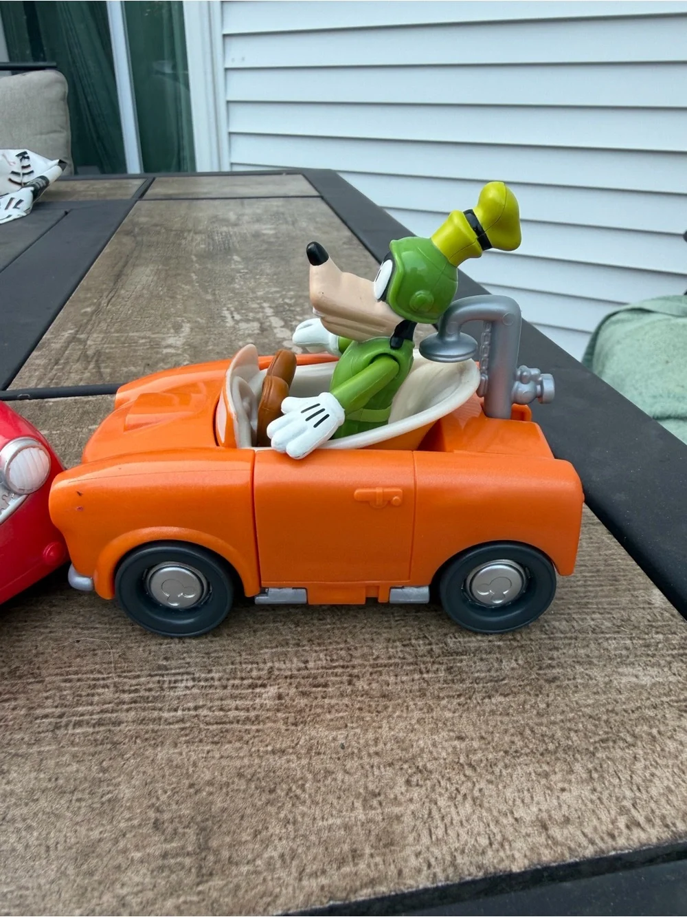 Mickeys Roadster racers 2-in1 transforming cars- set of three